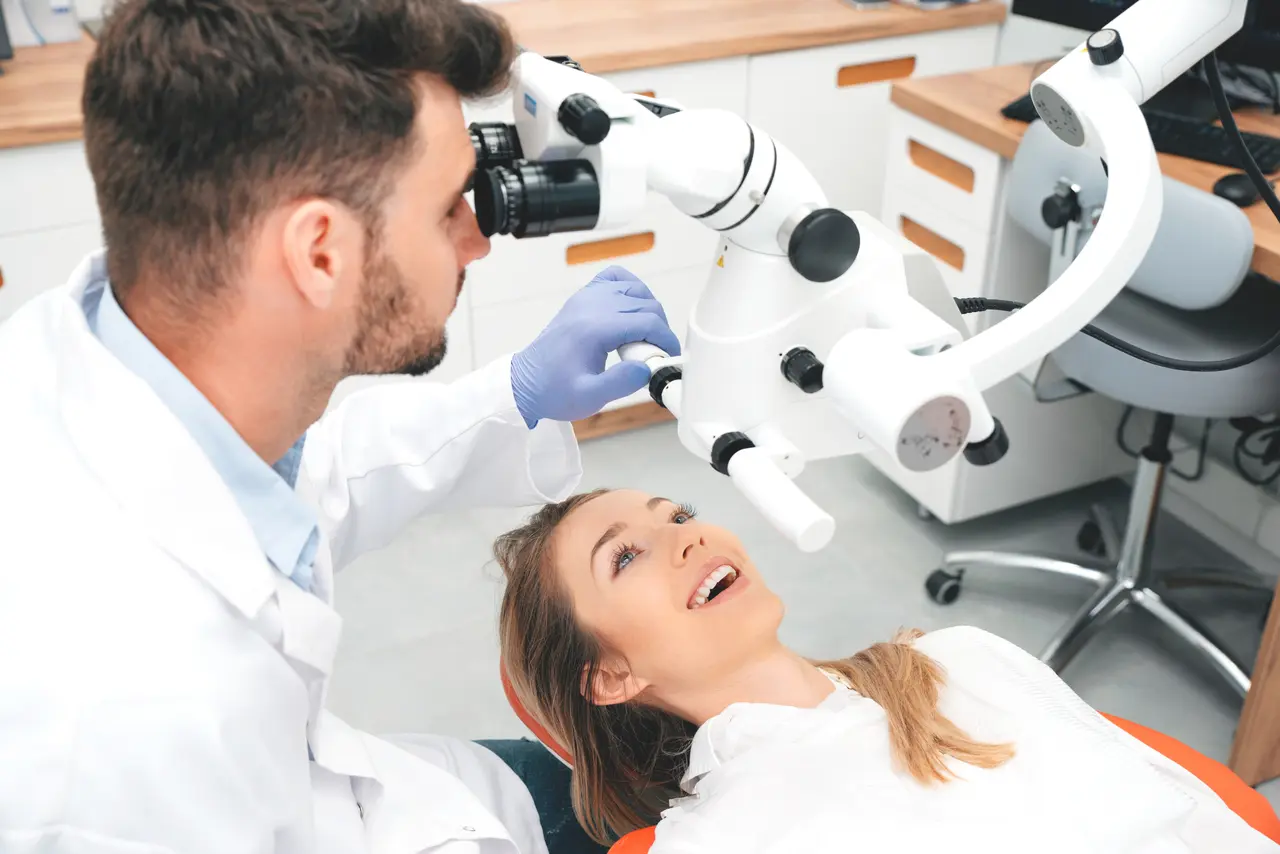 Dental education and diagnostics at Isom Dentistry